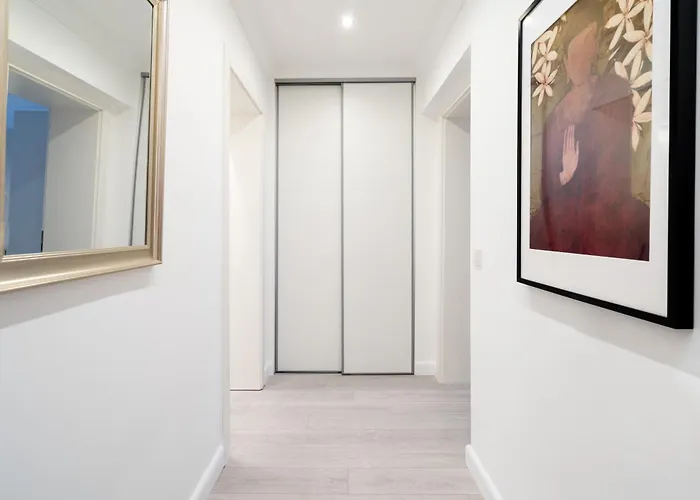 The Lachmann Group Apartment, 2Br, One Living Room, 2 Bathrooms, Family Friendly, 4 - 7 Guests