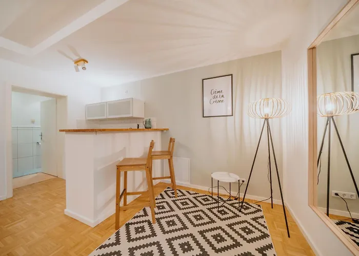 Parklounge Apartment in historic Villa