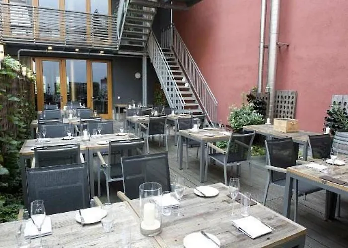 165M2 Downtown Family Suite 5Br, 3Bath, Kids Room, 11Min Alexanderplatz Berlin