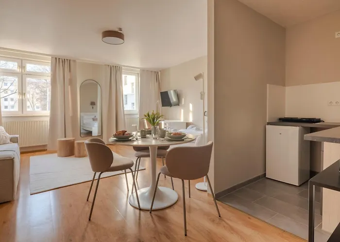 Studio Apartment Berlin Mitte 37m2 - U-Bahn Leopoldplatz by Rooms Berlin