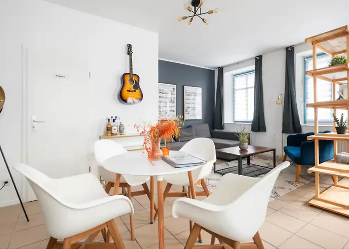Spacious 70Sqm Sleeps 6 Free Parking