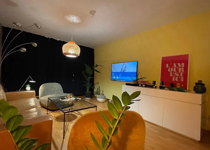 Checkpoint Charlie Apartment
