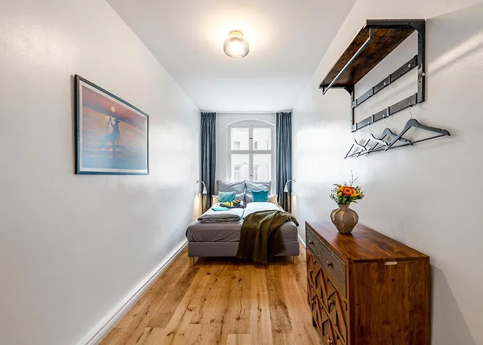 The Rheinsberger Mitte, 80M2, 2Br & Living Room, Downtown Location, Sleeps 6