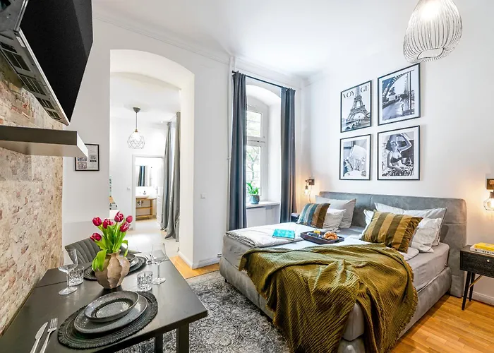 The Koburger II - Stylish Studio With Extra High Bed For Kids, 45M2 Space, Ideal For Families With Kids Or Couples