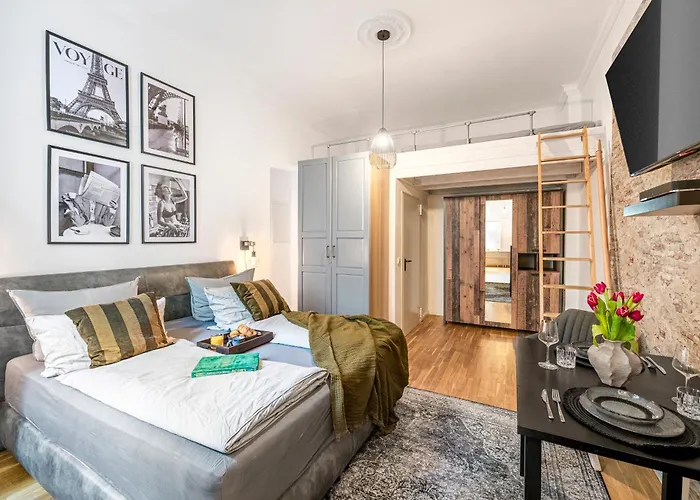 The Koburger II - Stylish Studio With Extra High Bed For Kids, 45M2 Space, Ideal For Families With Kids Or Couples