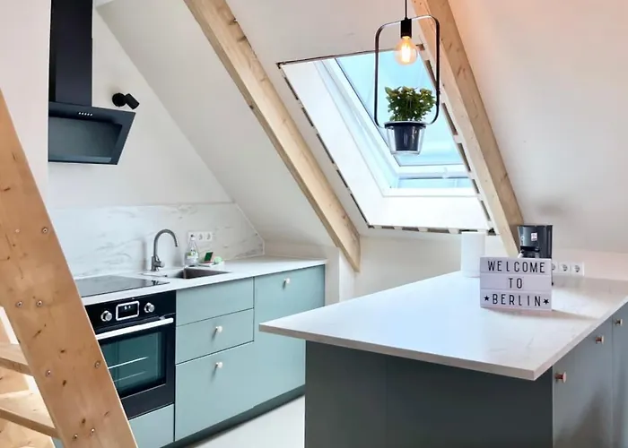 Ferienwohnung Bright Hideaway -70 Sqm- Near Ber Airport Berlin