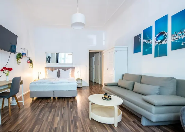 Droy By Rockchair s L Superhost Status L 2 Bedroom Boxspringbeds Next To Center "Kurfuerstendamm" - Cozy Family & Business Flair Welcomes You!