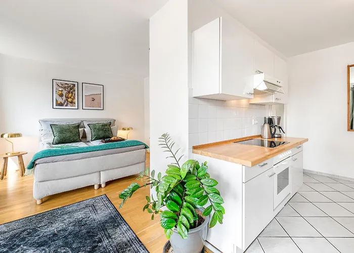 Stilvolles Studio In Downtown Mitte, Boxspringbett, Balkon, Blick Ueber Auf Den Himmel, Zentrale Lage, Kiez Vor Der Haustuer