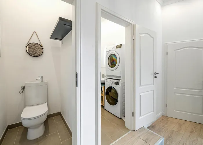 Mierendorf Iii, Group & Family Friendly, 2 Bedroom 1, 5 Bath Rooms, Ideal For 2 -5 Guests