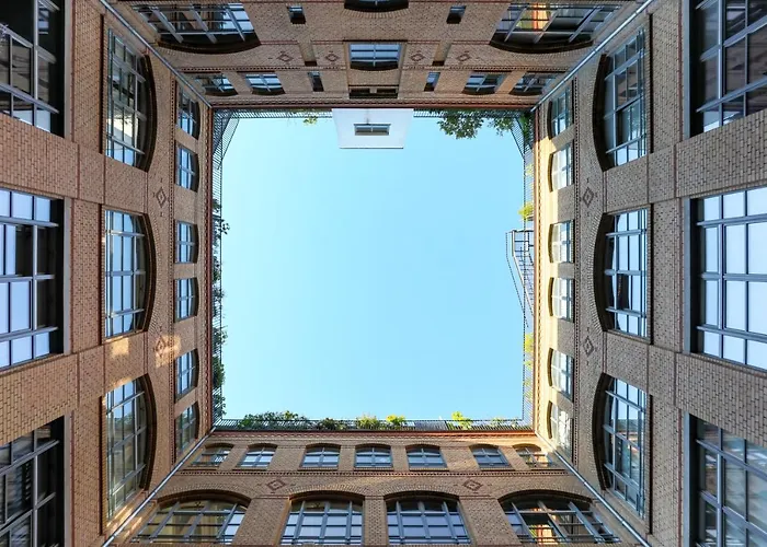 Melchior, Luxury Industry Loft In Mitte, Group & Family Friendly, 2 Bath Rooms, Big Dining Table, Ideal For 4 - 6 Guests