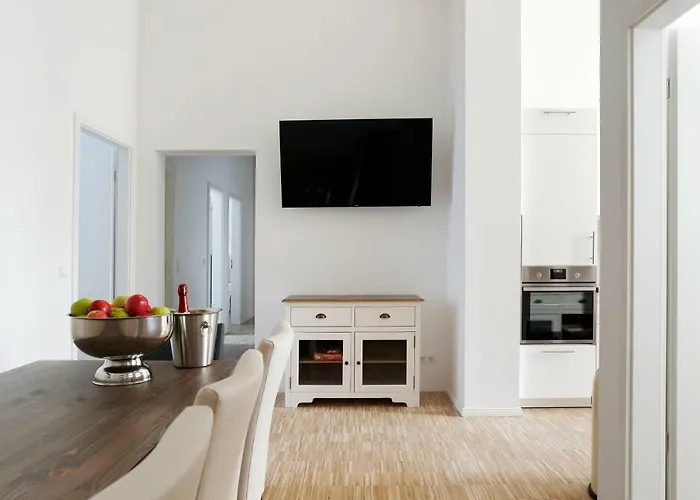 Sc 02 By Rockchair Apartments L Superhost Status L 4 Bedrooms Boxspringbeds 2 Bathrooms Balcony Elevator - Cozy Family & Business Flair Welcomes You! Berlin