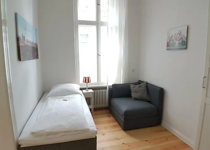 Lang Re By Rockchair s L Superhost Status L 2 Bedrooms Boxspringbeds In City Center - Cozy Family & Business Flair Welcomes You!