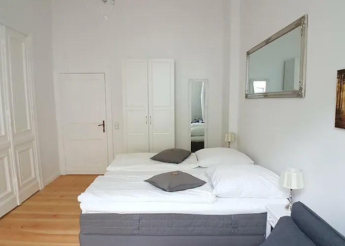 Lang Re By Rockchair s L Superhost Status L 2 Bedrooms Boxspringbeds In City Center - Cozy Family & Business Flair Welcomes You!
