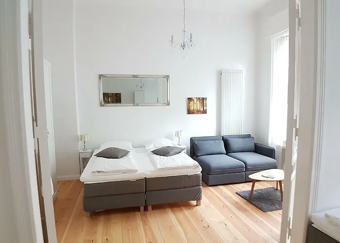 Lang Re By Rockchair s L Superhost Status L 2 Bedrooms Boxspringbeds In City Center - Cozy Family & Business Flair Welcomes You!