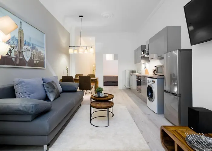 The Lohmeyerstr Li - Group Flat In Central Berlin, Family-Friendly, 2Br, 4- 6 Guests