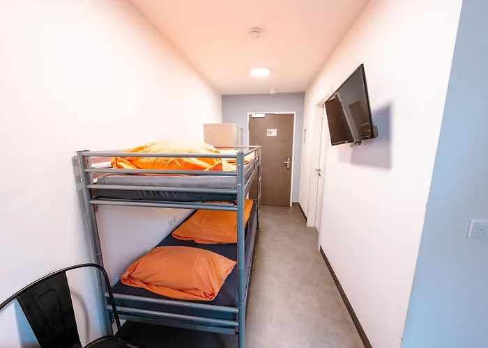 Neohostel
